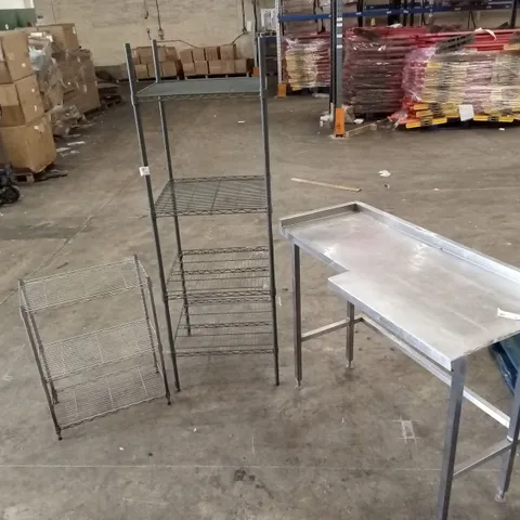 SET OF COMMERCIAL KITCHEN STAINLESS STEEL RACKING AND KITCHEN WORK SURFACE