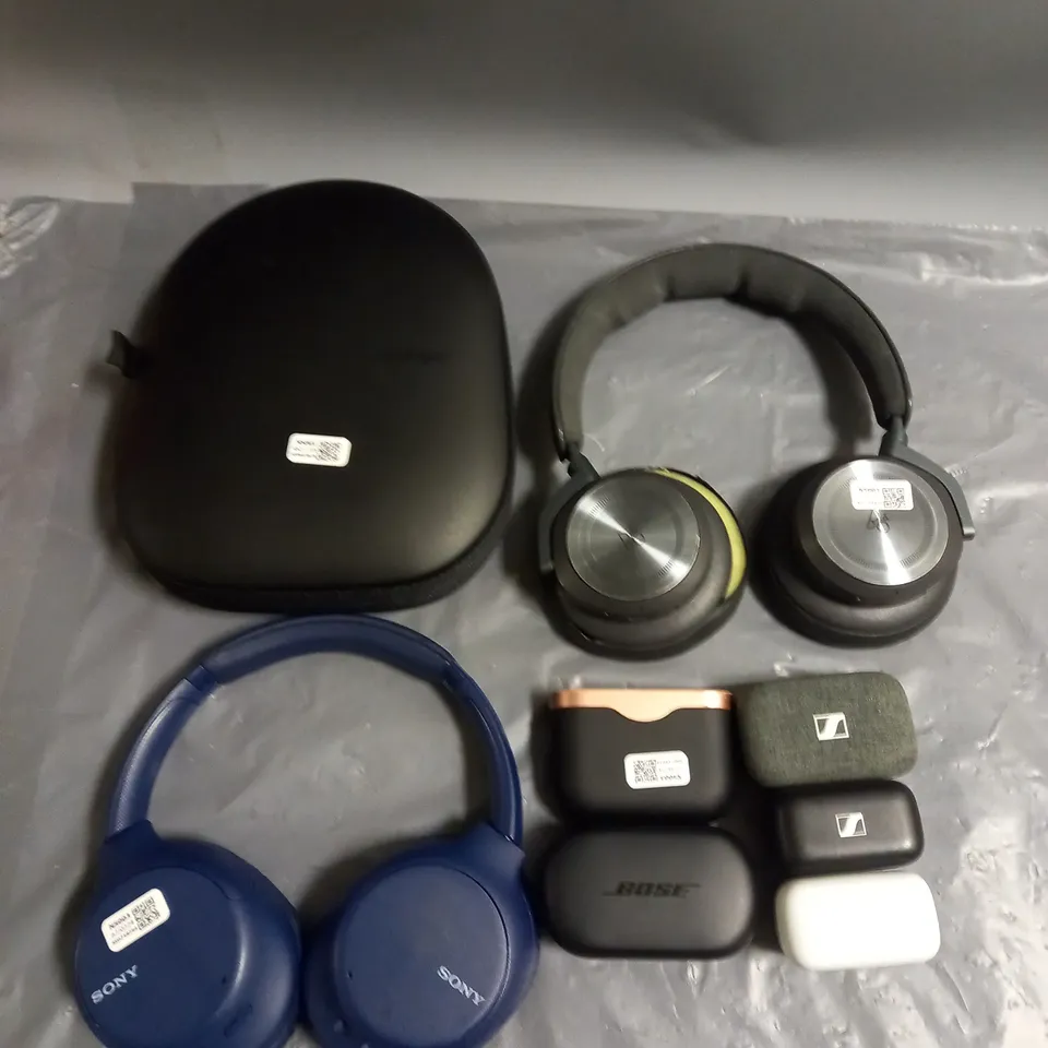 BOX OF APPROXIMATELY 15 ASSORTED PORTABLE AUDIO HEADSETS TO INCLUDE BOSE HEADPHONES, SENNHEISER EARPHONES, BOSE SPEAKER ETC
