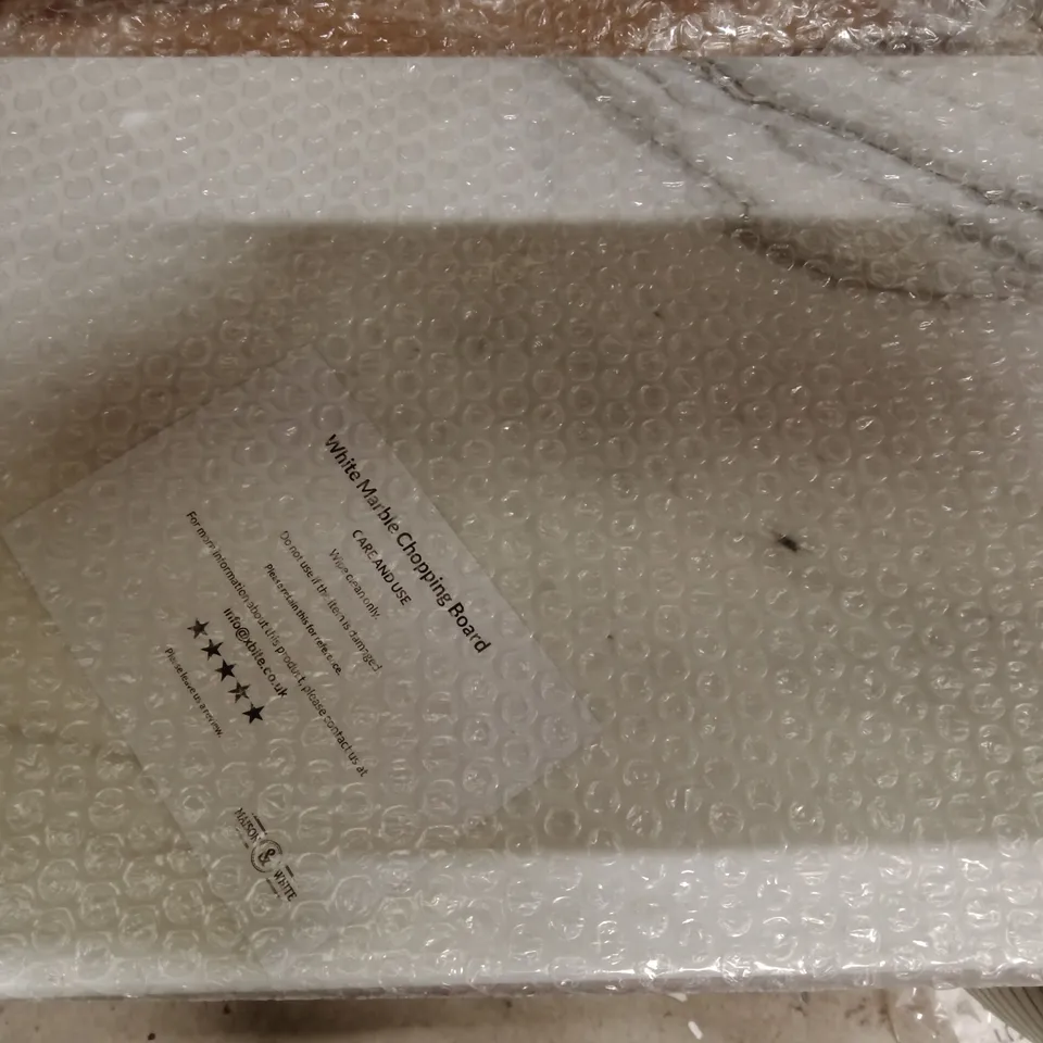 BOXED MAISON & WHITE - WHITE MARBLE CHOPPING BOARD