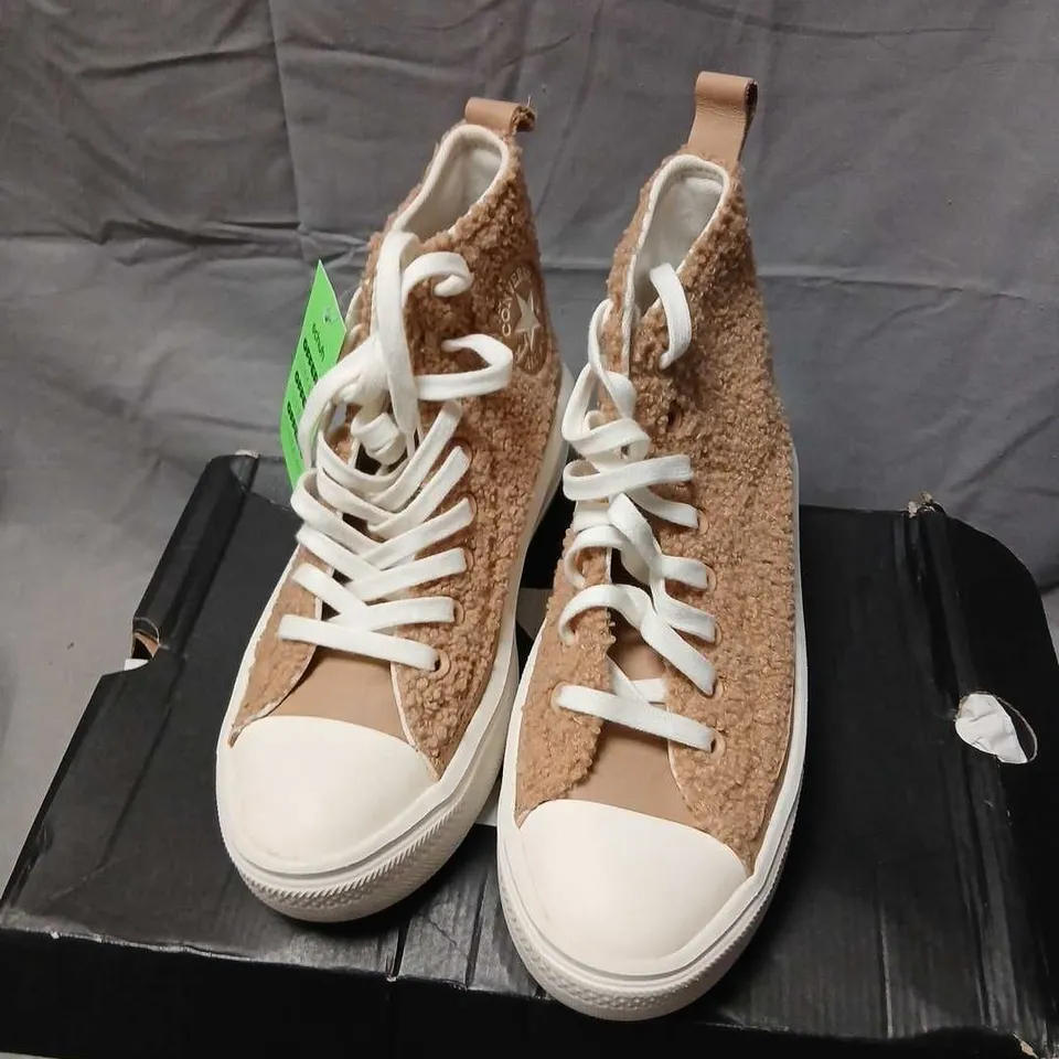 CONVERSE CHUCK TAYLOR ALL STAR MOVE COZY HIGH-TOP SNEAKERS – TAN FABRIC, UK 6 (US 8) – WOMEN