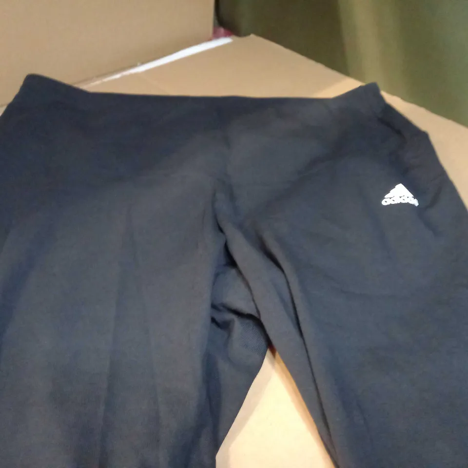 ADIDAS BLACK/LOGO FITNESS LEGGINGS - SIZE 24/26