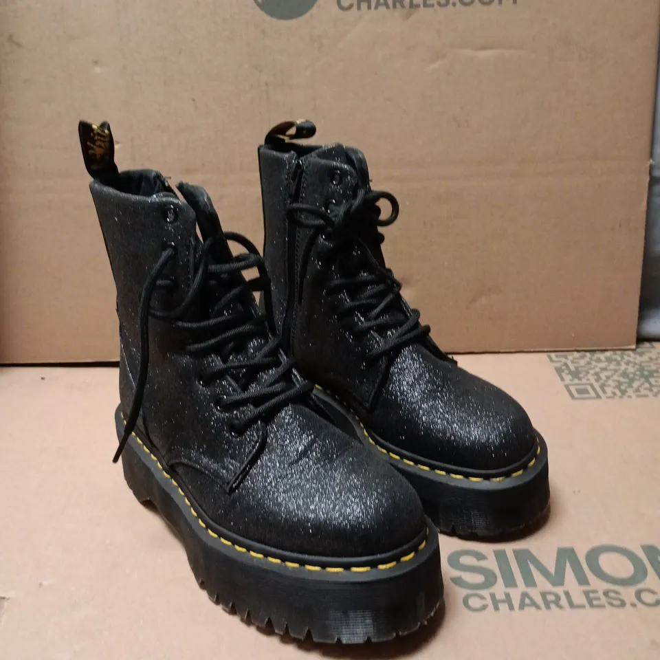 DR MARTENS AIR WAIR WITH BOUNCING SOLES BOOTS BLACK GLITTER SIZE 5