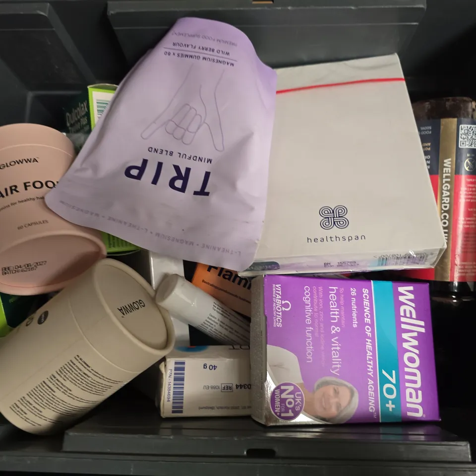 APPROXIMATELY 15 ASSORTED VITAMIN/HEALTH AID PRODUCTS TO INCLUDE TRIP MINDFUL BLEND MAGNESIUM GUMMIES, NU U OMEGA 3, PRIME FIFTY HEALTHY JOINTS & BONES , ETC - COLLECTION ONLY