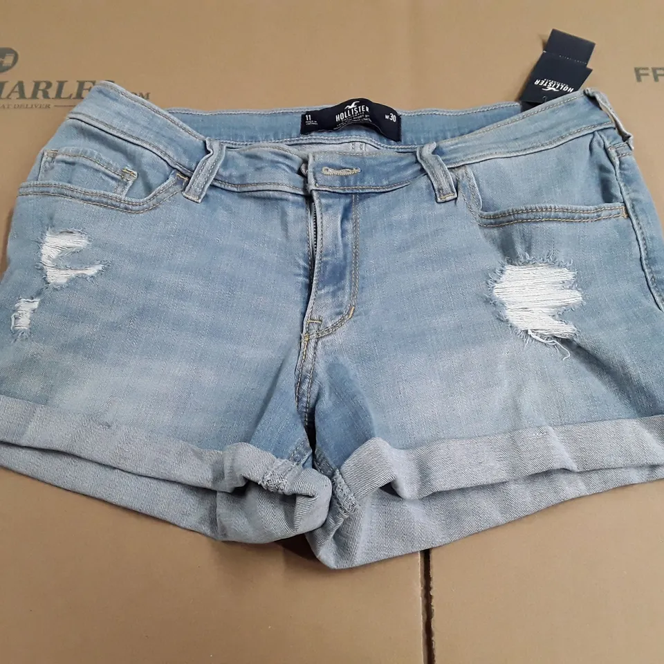 HOLLISTER LOW RISE DENIM SHORTS - W30