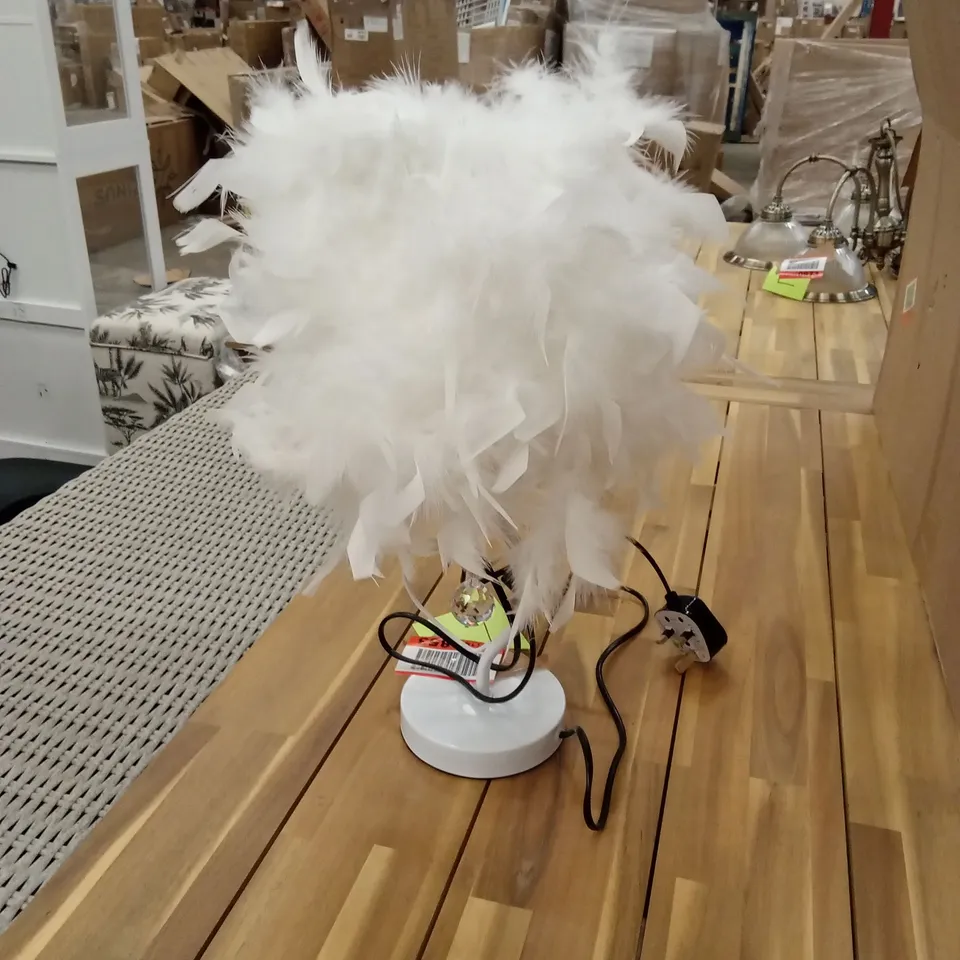 BIRD FEATHER EFFECT TABLE LAMP