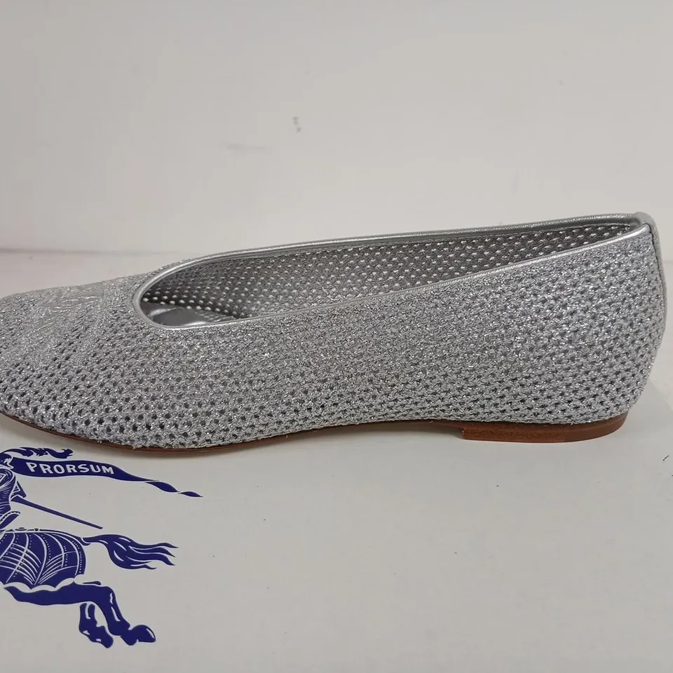 BURBERRY LUREX MESH BALLERINA FLATS WITH LEATHER SOLE – SILVER, UK 5 (EU 38)