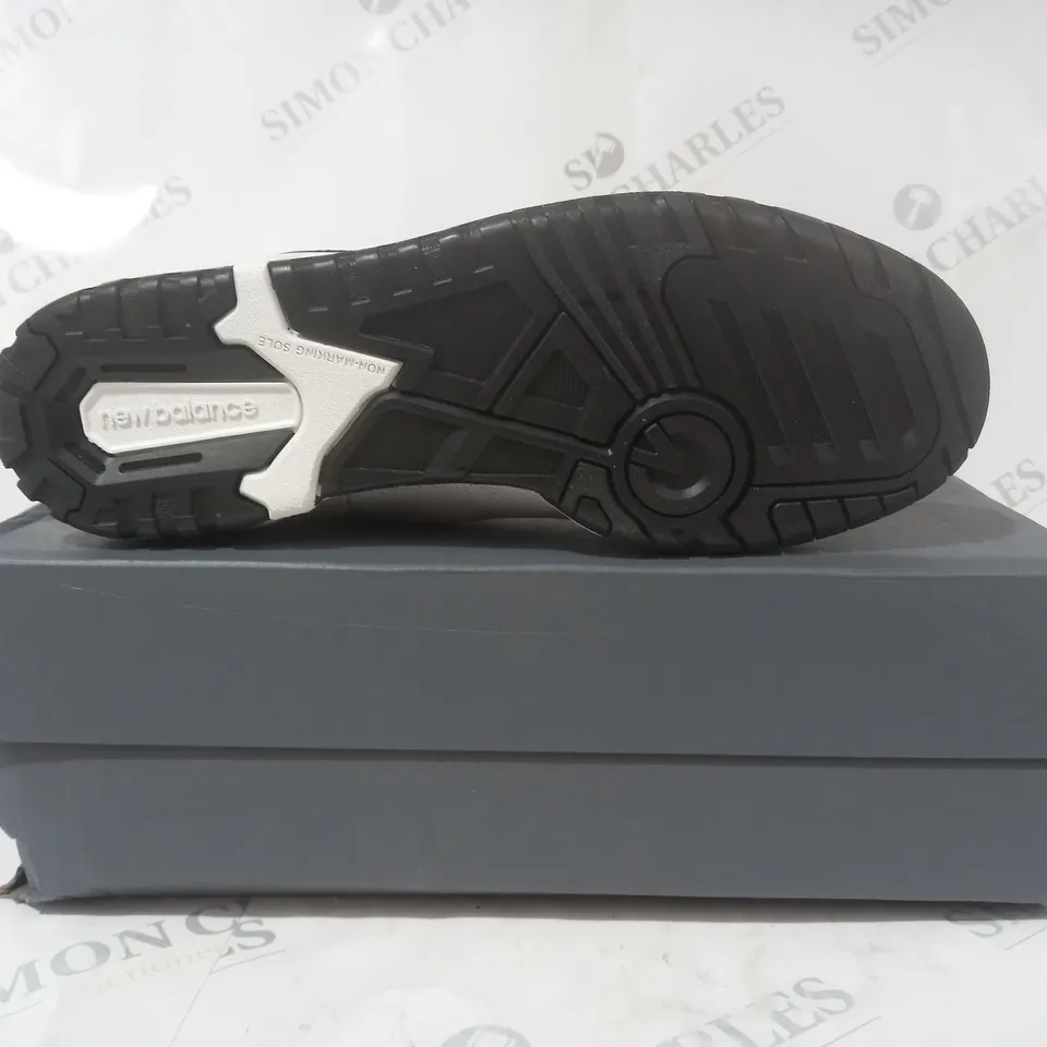 BOXED PAIR OF NEW BALANCE 550 SHOES IN WHITE/BLACK UK SIZE 8