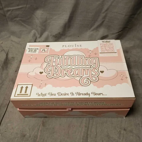 PLOUISE FULFILLING DREAMS 4 ITEM GIFT SET, BOXED. ITEM HAS CRACKED MIRROR.