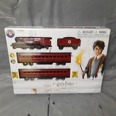 BOXED HOGWARTS EXPRESS MOVING TRAIN SET