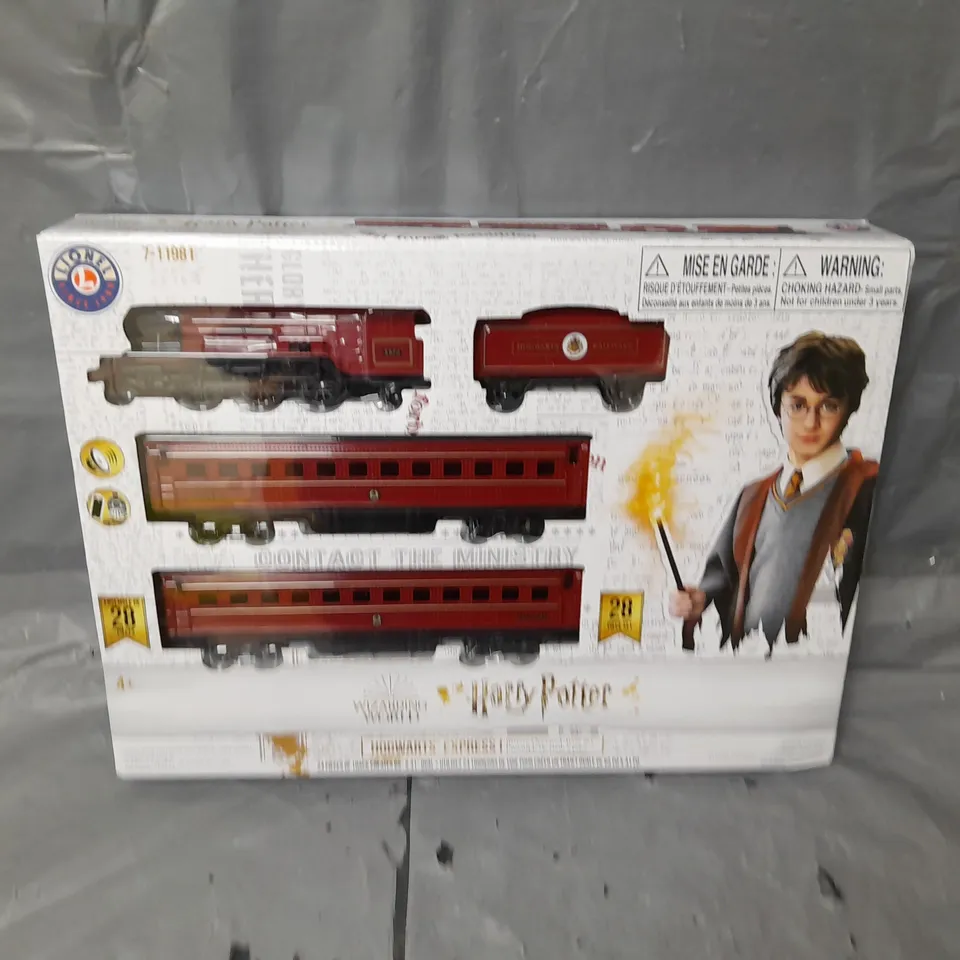 BOXED HOGWARTS EXPRESS MOVING TRAIN SET RRP £59.99