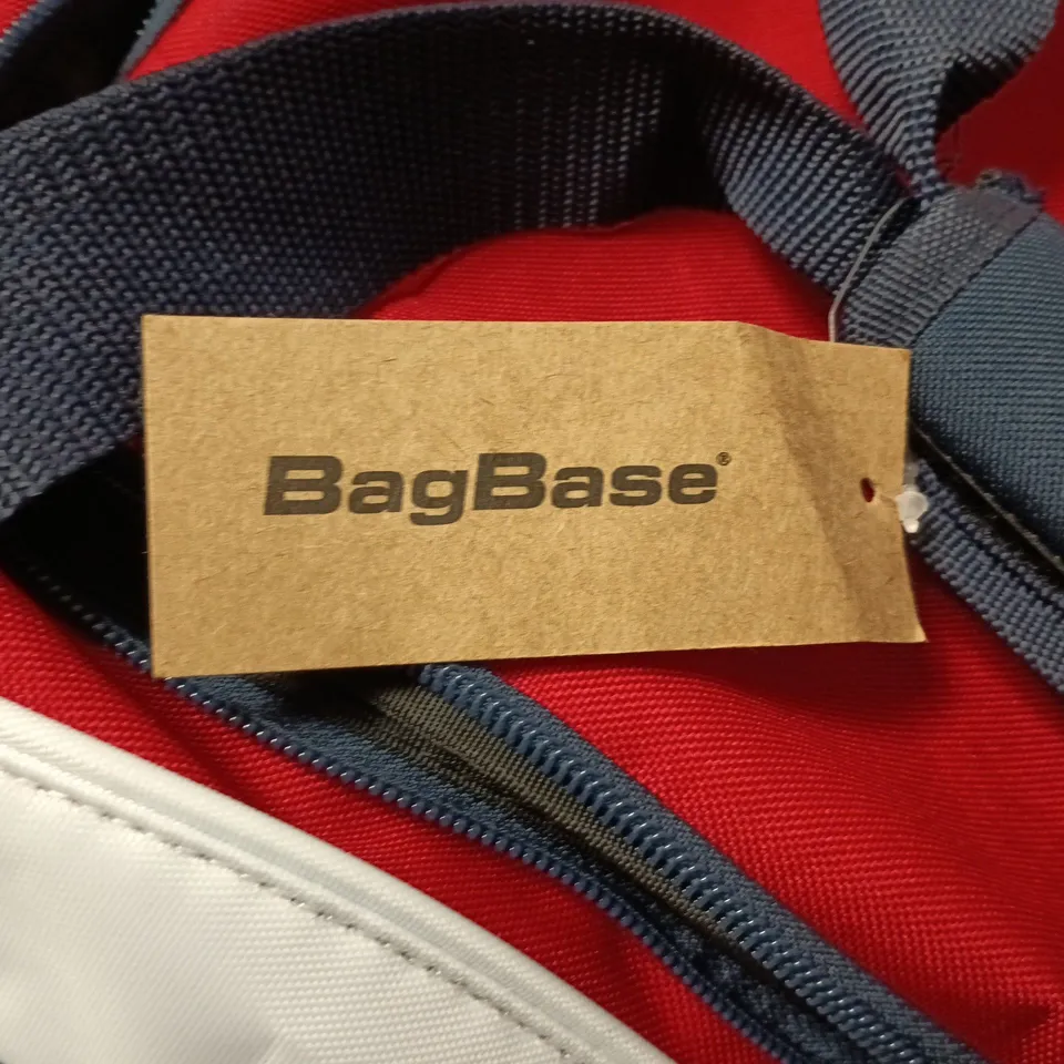 BAGBASE DUFFEL BAG – RED WITH NAVY TRIM, SPORTS/GYM STYLE