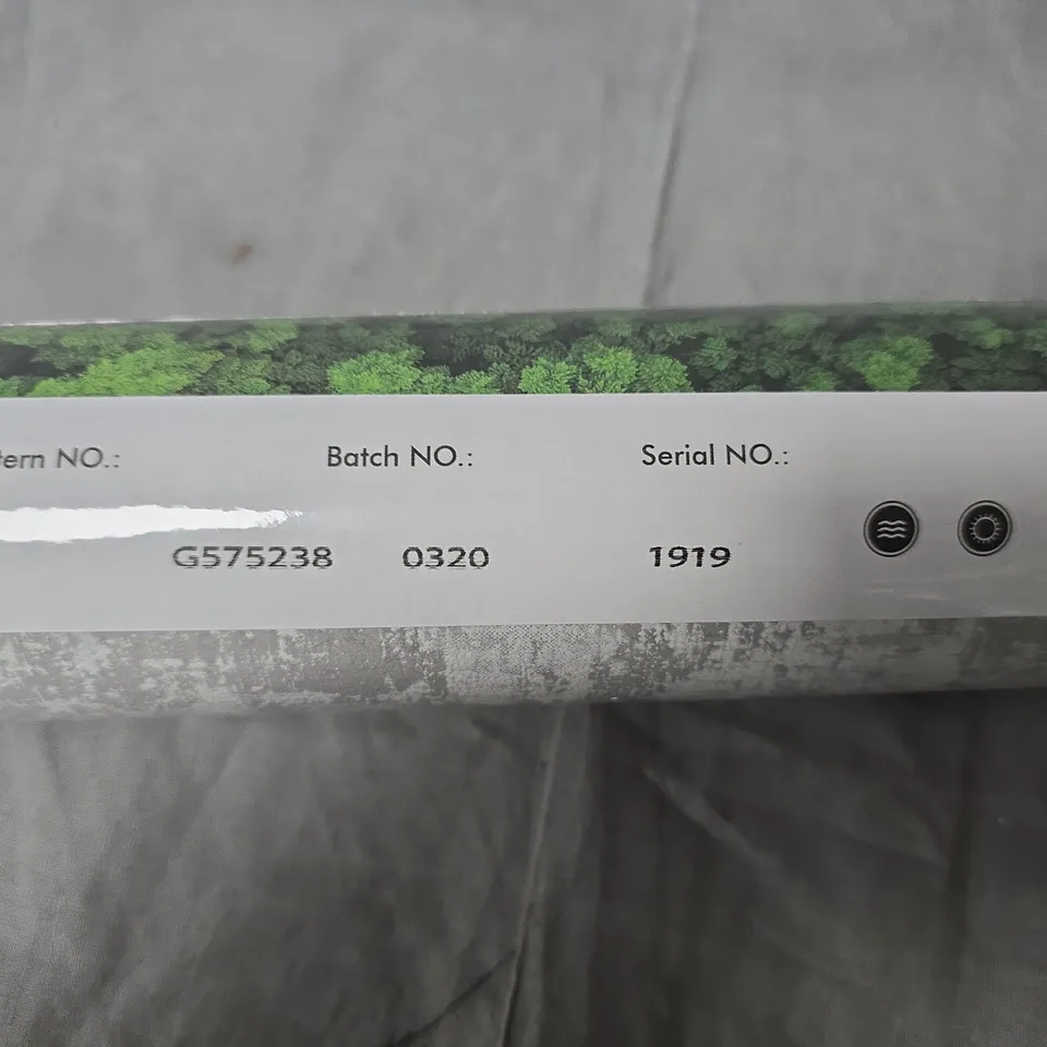 WALLPAPER ROLL – PATTERN (PATTERN G575238, BATCH 0320)