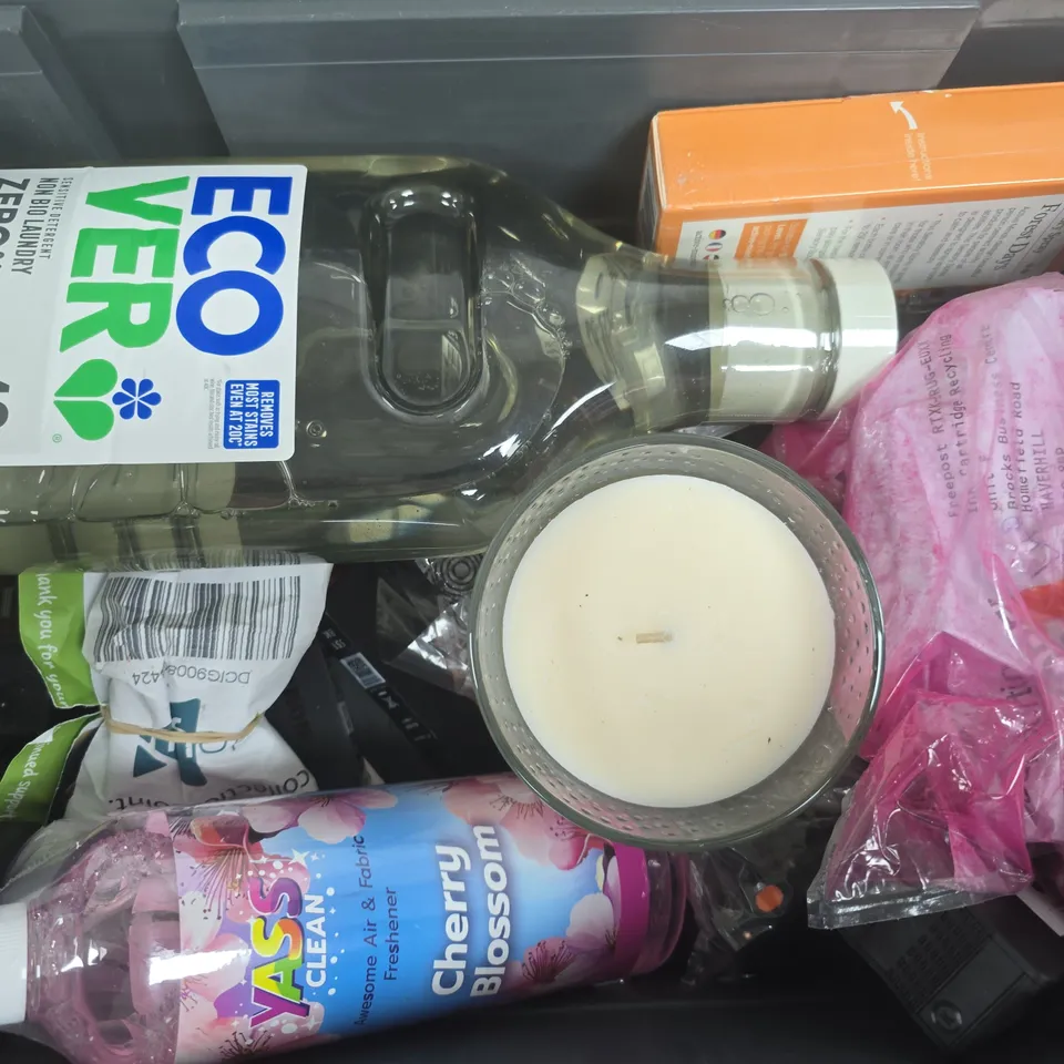 APPROXIMATELY 10 ASSORTED HOUSEHOLD ITEMS TO INCLUDE PRINTER INKS, SCENTED CANDLE, NON BIO LAUNDRY, ETC - COLLECTION ONLY