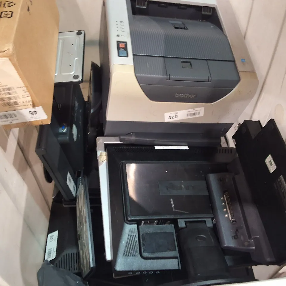 CAGE CONTAINING APPROXIMATELY 30 ASSORTED TECH ITEMS TO INCLUDE VERIFONE INPUT TERMINALS, BT BUSINESS HUB AND VARIOUS MONITORS