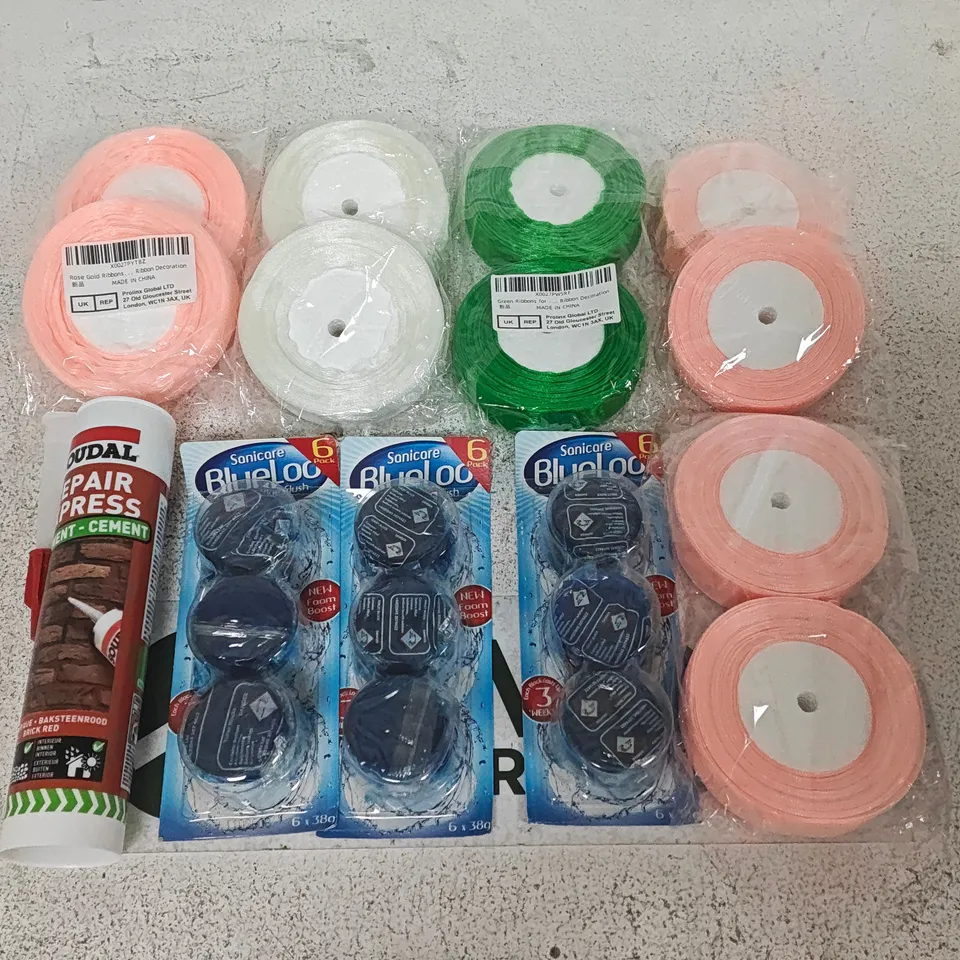 LOT OF APPROXIMATELY 18 ASSORTED HOUSEHOLD ITEMS TO INCLUDE RIBBON AND BLUELOO