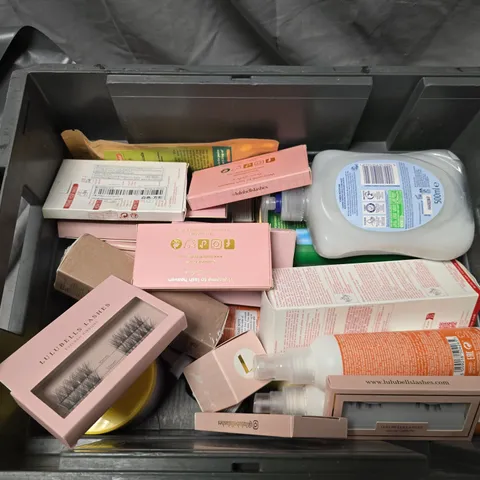 ASSORTED HEALTH & BEAUTY COSMETICS & ACCESSORIES: LULUBELLS LASHES, NECK GLORY SERUM, MAGIC LUXURY BODY OIL, LED MAKE-UP MIRROR