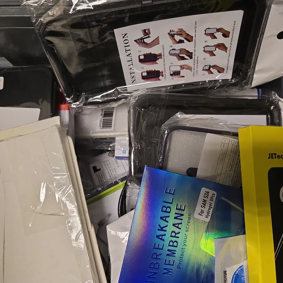 APPROX 20 ASSORTED PHONE CASES AND CHARGING CABLES SUITABLE FOR VARIOUS MODELS 
