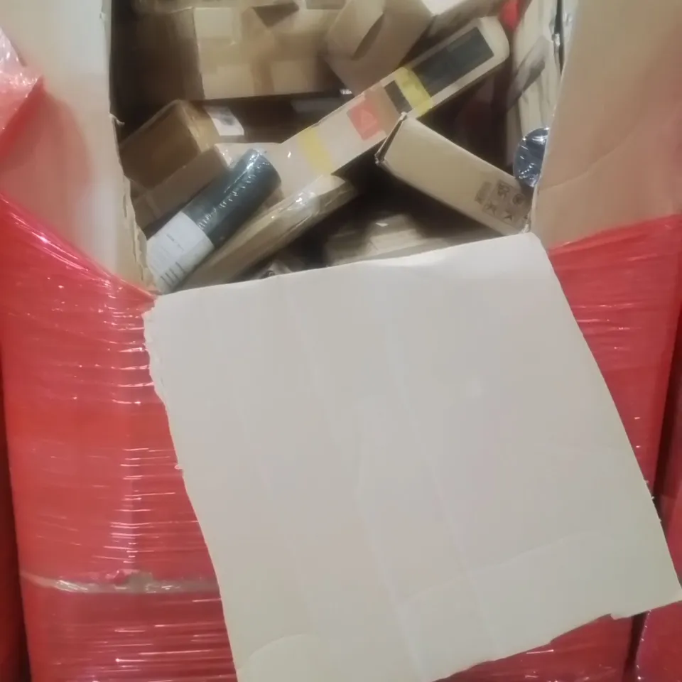 PALLET CONTAINING ASSORTED ITEMS TO INCLUDE: DRYWALL SANDER, ARTIFICIAL TREE, CEILING FAN AND KICK SCOOTER ETC...