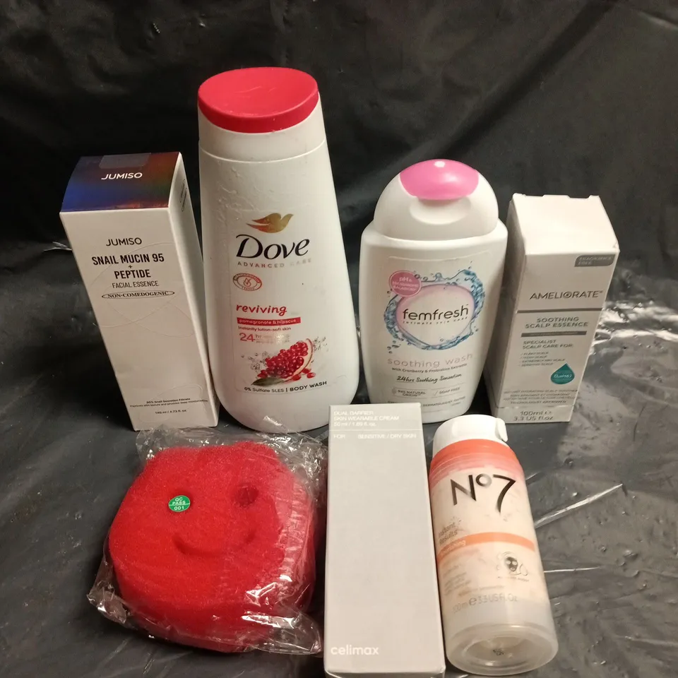 APPROXIMATELY 15 ASSORTED HEALTH & BEAUTY PRODUCTS TO INCLUDE NO7 HYDRATION MASK, DOVE BODY WASH, FEM FRESH SOOTHING WASH ETC