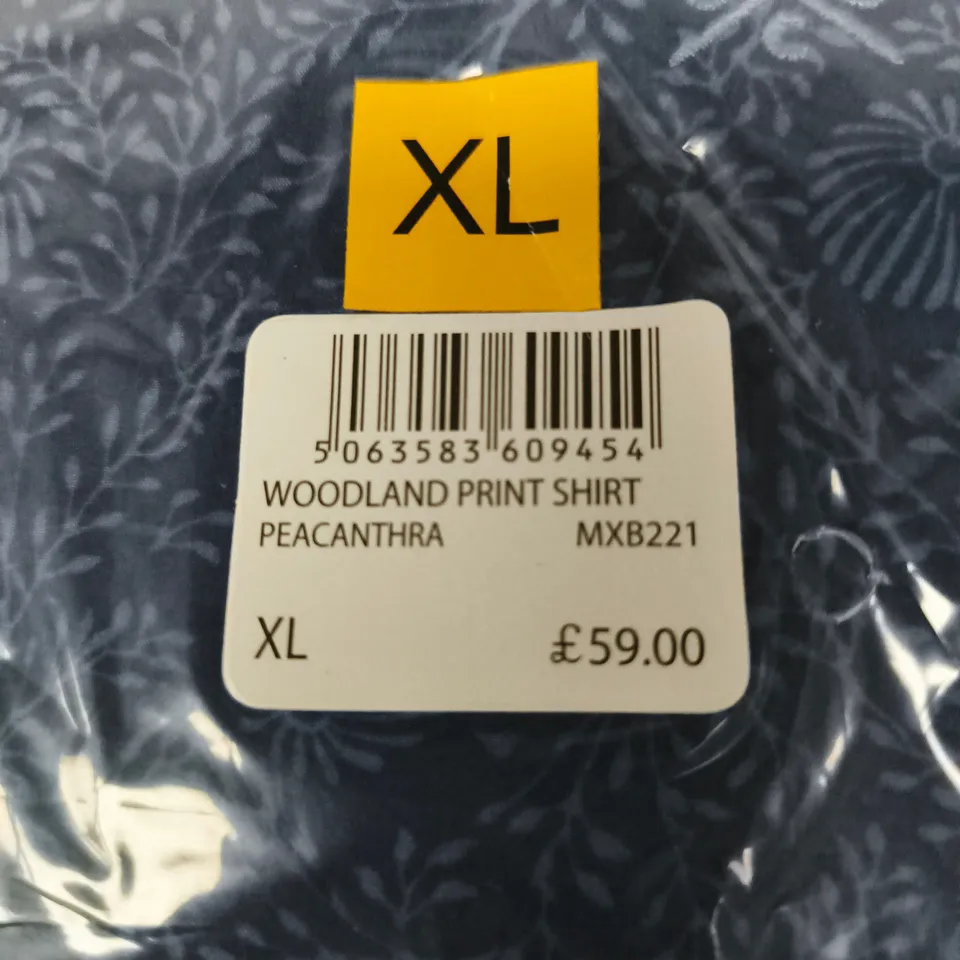 CREW CLOTHING COMPANY WOODLAND PRINT SHIRT – XL (MEN'S)