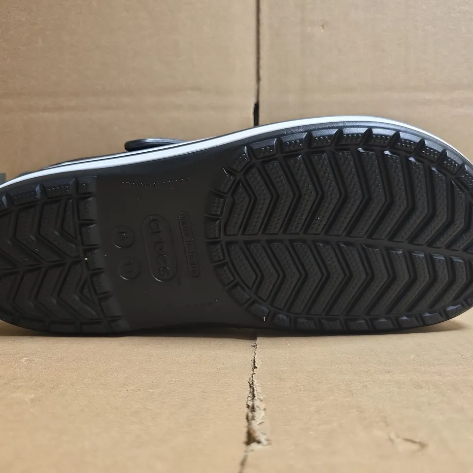 PAIR OF CROCS CROCBAND CLOGSIN BLACK/WHITE SIZE UK M10/W11