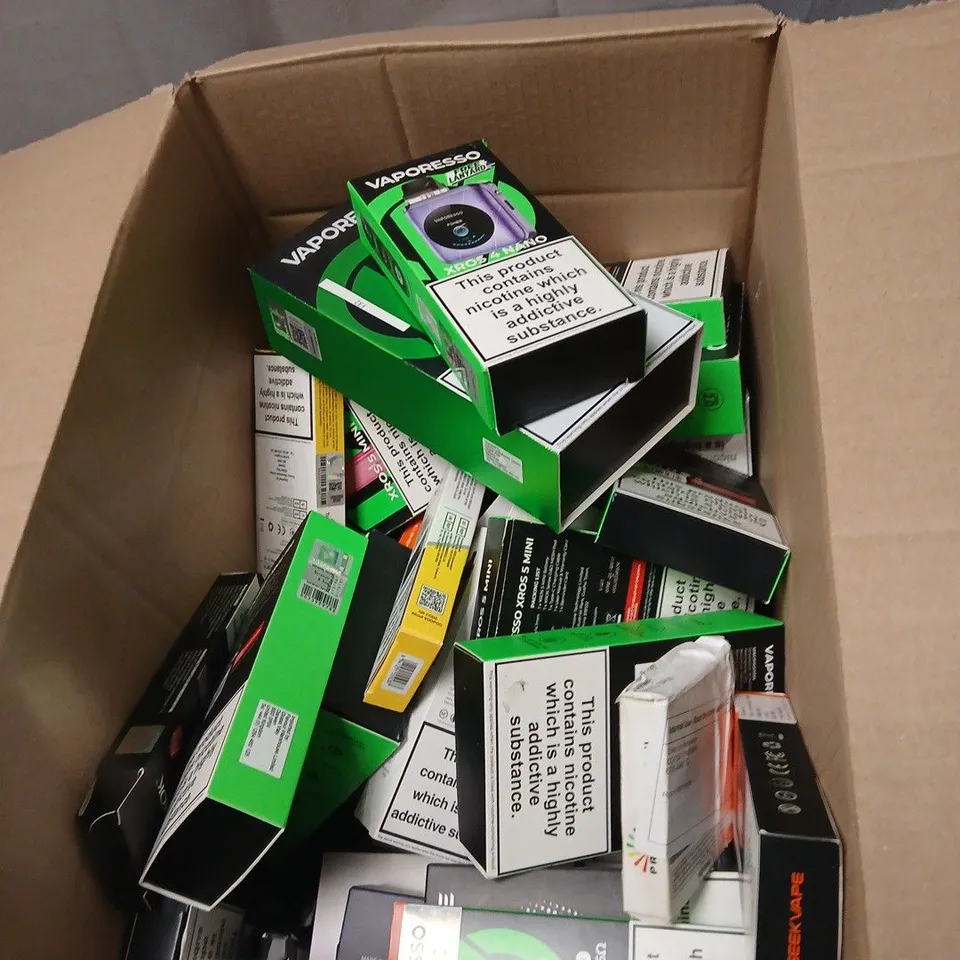 APPROXIMATELY 25 ITEMS INCLUDING VAPORESSO BOXED VAPE KITS & PODS – ARMOUR MAX ITANK & XROS 4 NANO (ASSORTED LOT)