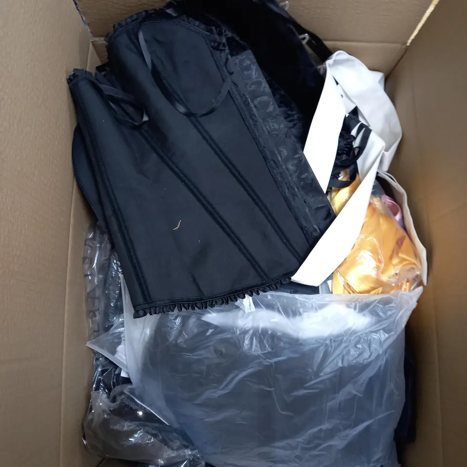 BOX OF APPROX. 40 ASSORTED CHILDRENS CLOTHING VARYING IN SIZE/COLOUR/STYLE TO INCLUDE:  TOPS, JEANS, JUMPERS