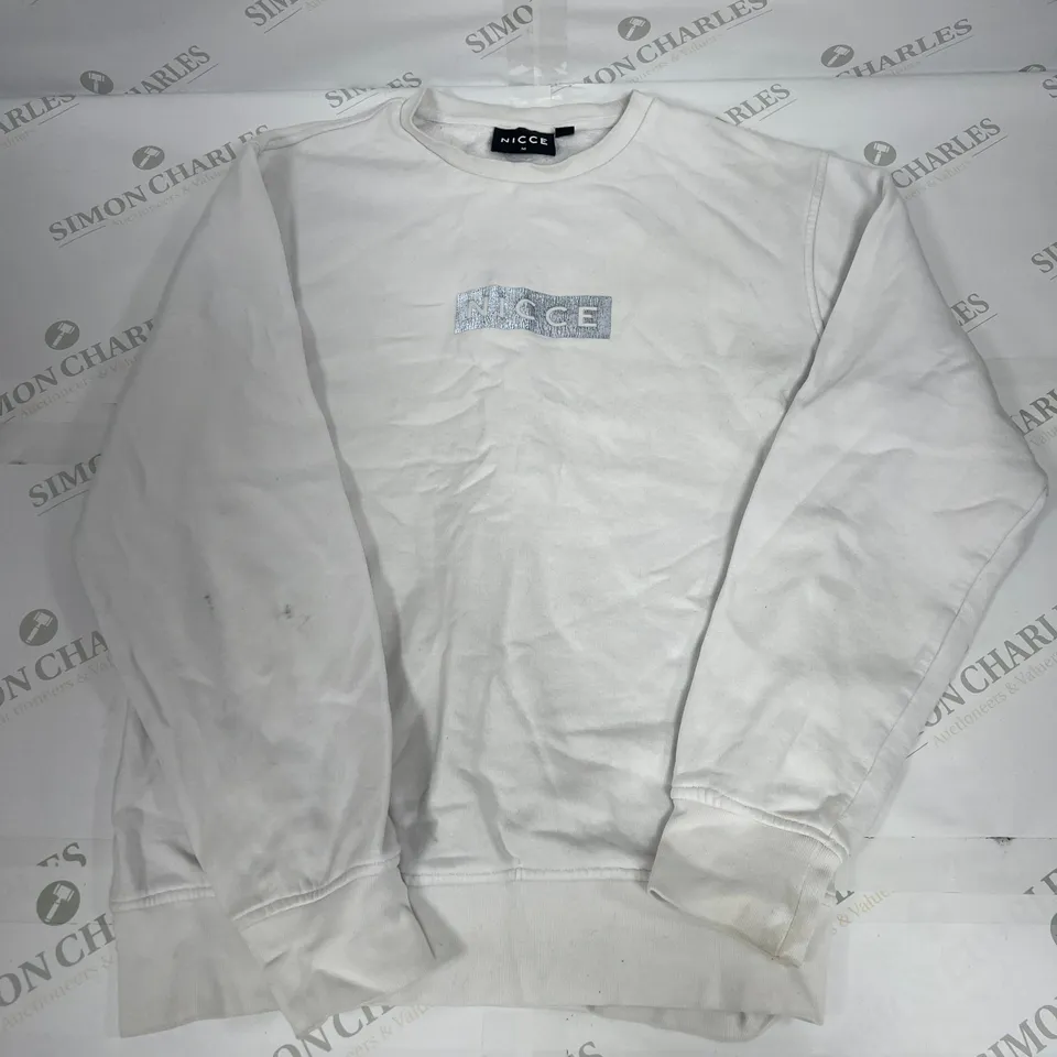 NICCE CREW NECK SWEATER IN WHITE SIZE MEDIUM