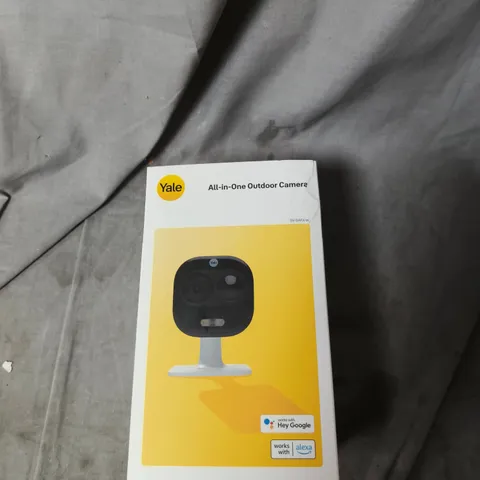 YALE ALL-IN-ONE OUTDOOR CAMERA – BOXED