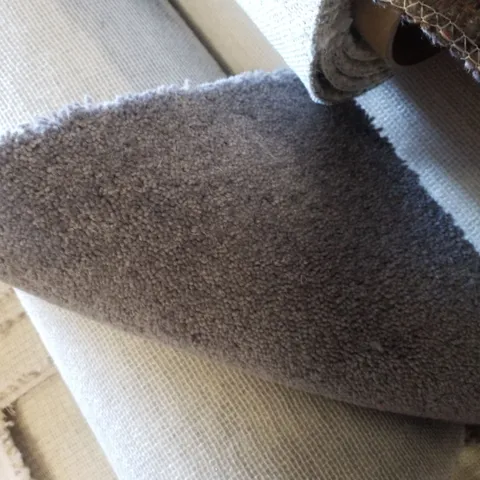 ROLL OF QUALITY 5M CRAFTSMAN EL SEAL CARPET - 5×1.56M