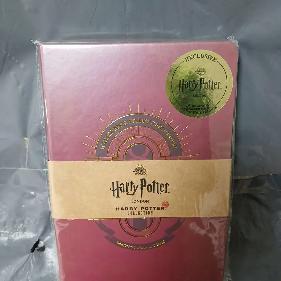 HARRY POTTER COLLECTION LONDON ICONIC GRINGOTTS NOTEBOOK IN RED