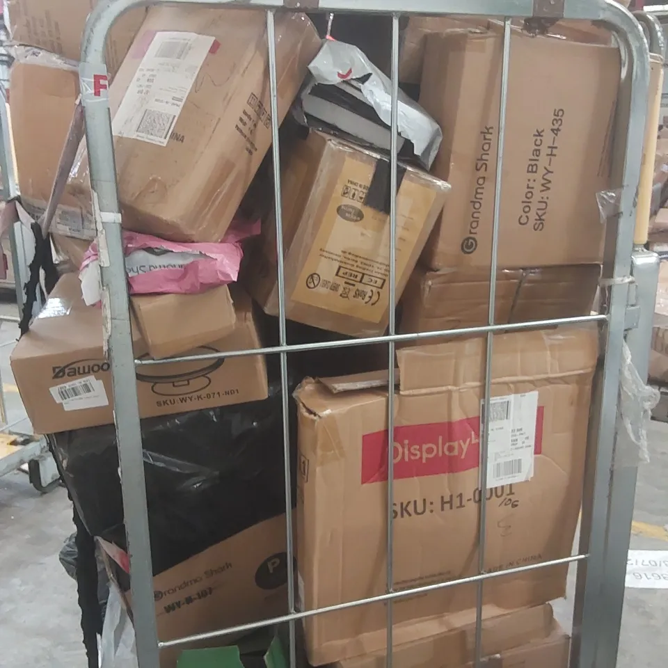 CAGE CONTAINING A LARGE QUANTITY OF ASSORTED ITEMS INCLUDING: GARDEN HOSE, CLOTHES HANGERS ECT // CAGE NOT INCLUDED