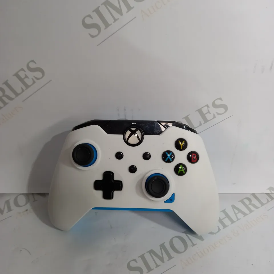 PDP ION WHITE XBOX WIRED CONTROLLER
