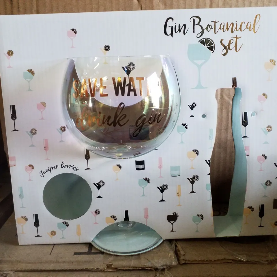 BOX CONTAINING 2 SAVE WATER DRINK GIN GLASSES