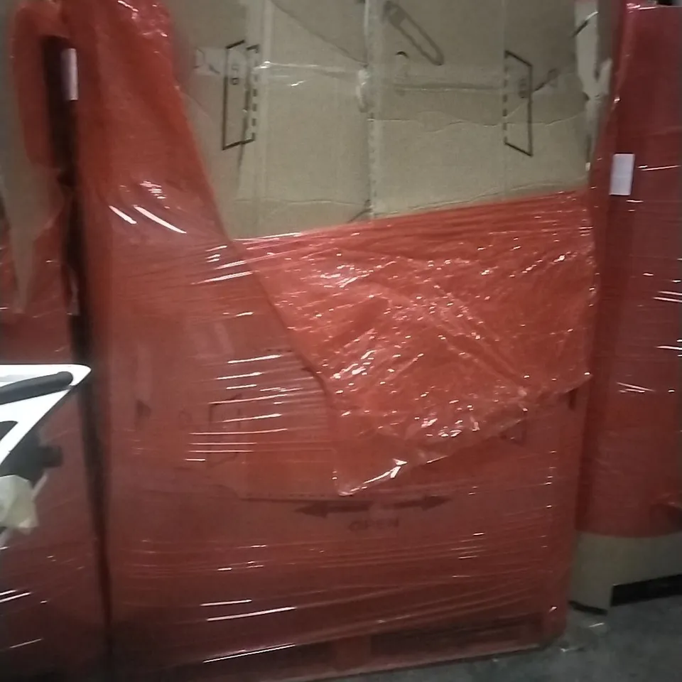 PALLET OF ASSORTED ITEMS TO INCLUDE; AXE THROWING TOY, TOILET SEAT, FOLDING CAMPING COT