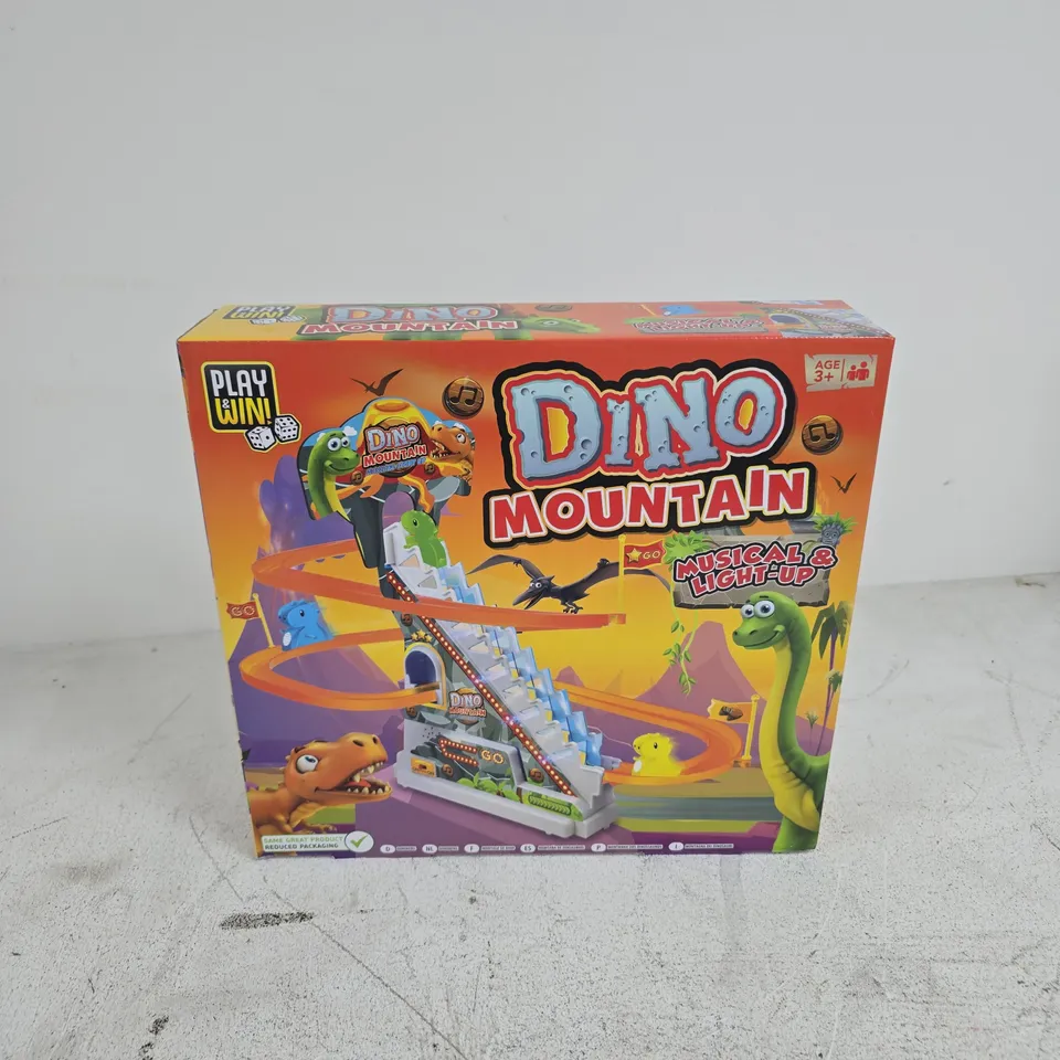 BOXED PLAY & WIN DINO MOUNTAIN