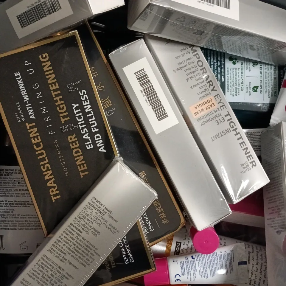 APPROXIMATELY 20 ASSORTED COSMETIC ITEMS TO INCLUDE AUSSIE, DABUR, ETC - COLLECTION ONLY