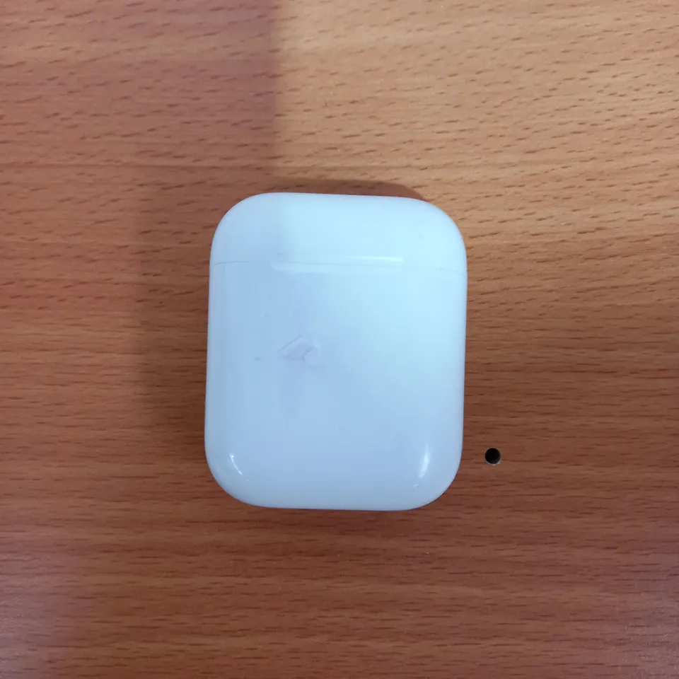 APPLE AIRPODS