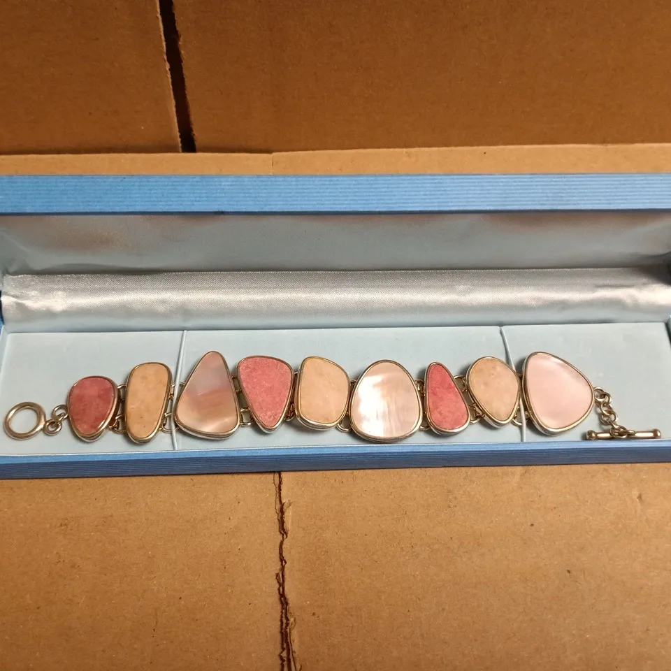 3 X "SILVER" JEWELLERY ITEMS TO INCLUDE WATCH, RING ETC