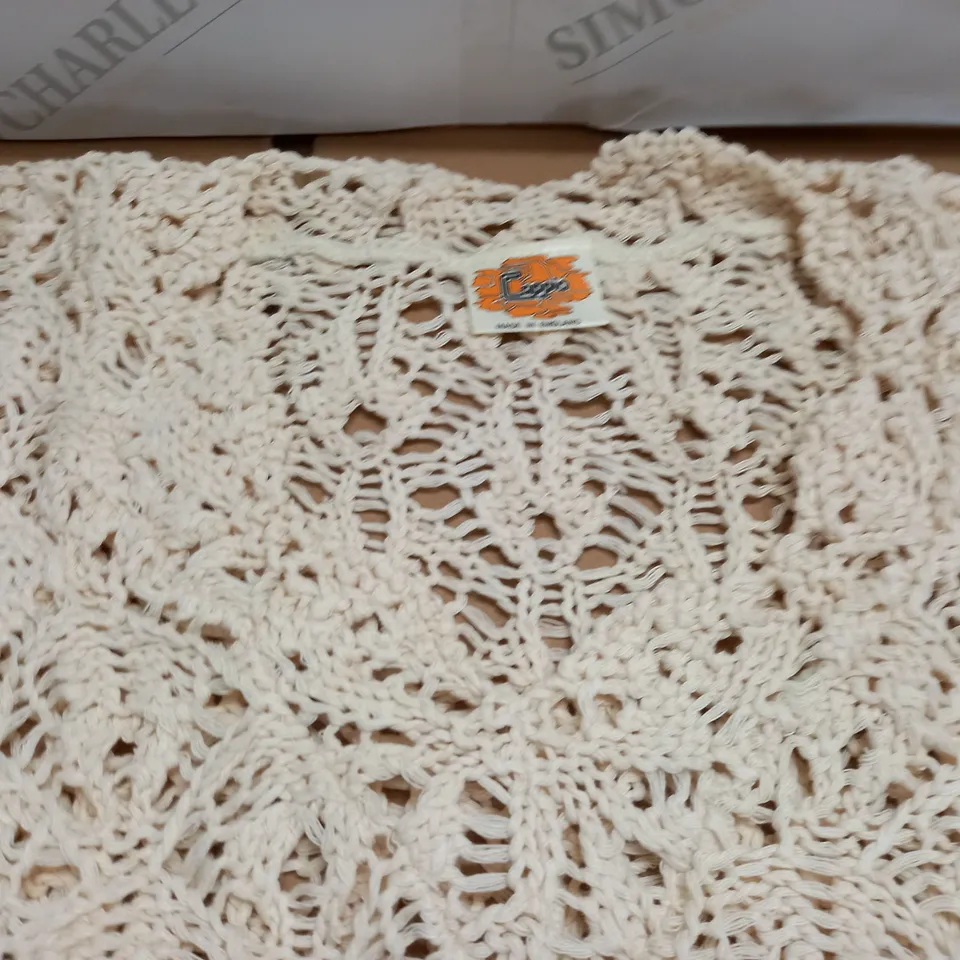 LOT OF APPROXIMATELY 20 CAPPIO CROCHET PULL JUMPERS - SIZE UNSPECIFIED