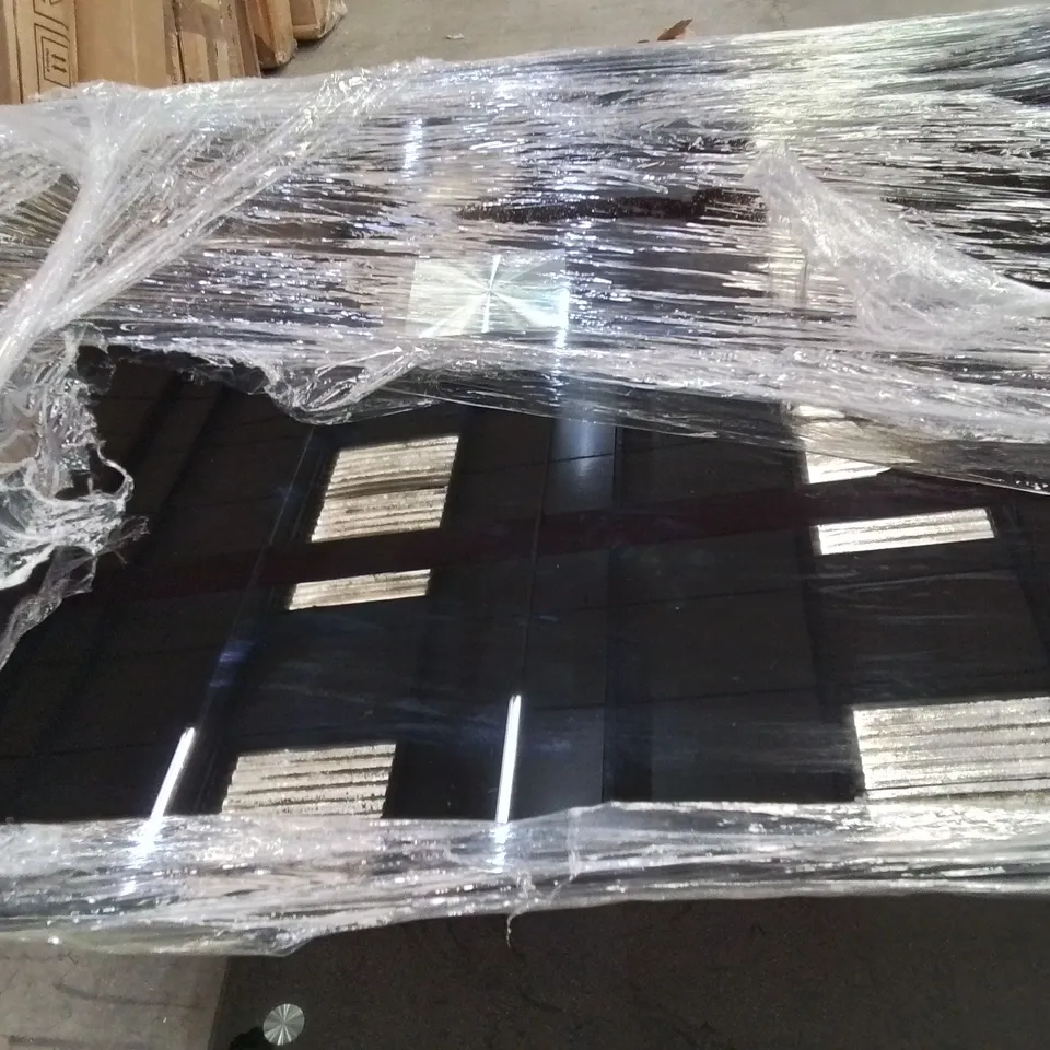 STYLISH MODERN BLACK GLASS COFFEE TABLE/ TV UNIT 