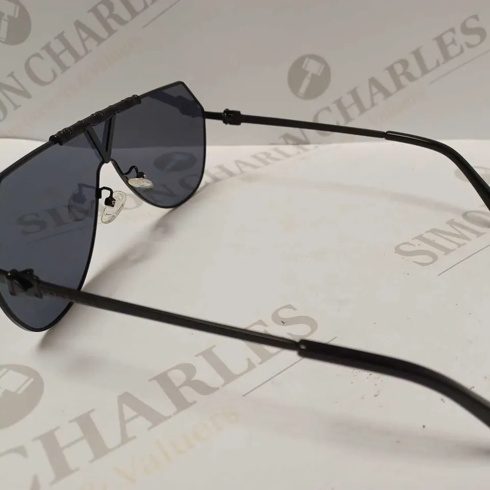 LV BLACK SUNGLASSES 