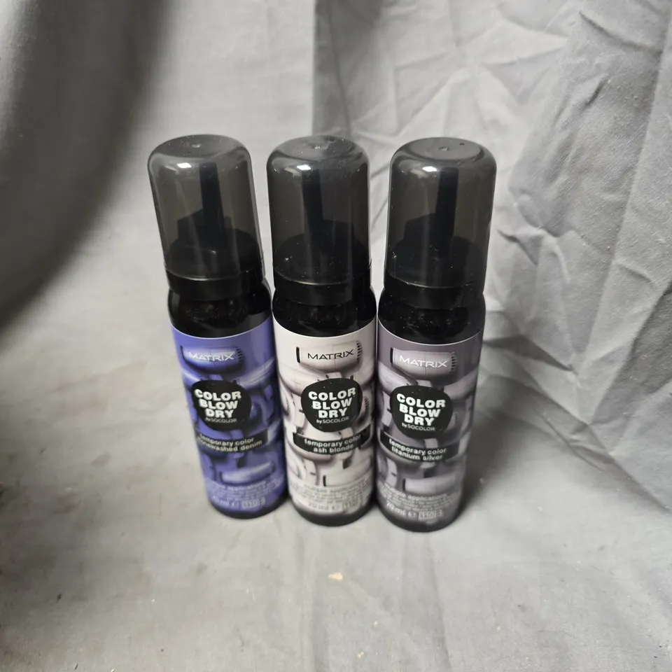 APPROXIMATELY 20 ASSORTED MATRIX BLOW DRY SPRAYS TO INCLUDE ASH BLONDE, TITANIUM SILVER, STONEWASHED DENIM, ETC - COLLECTION ONLY