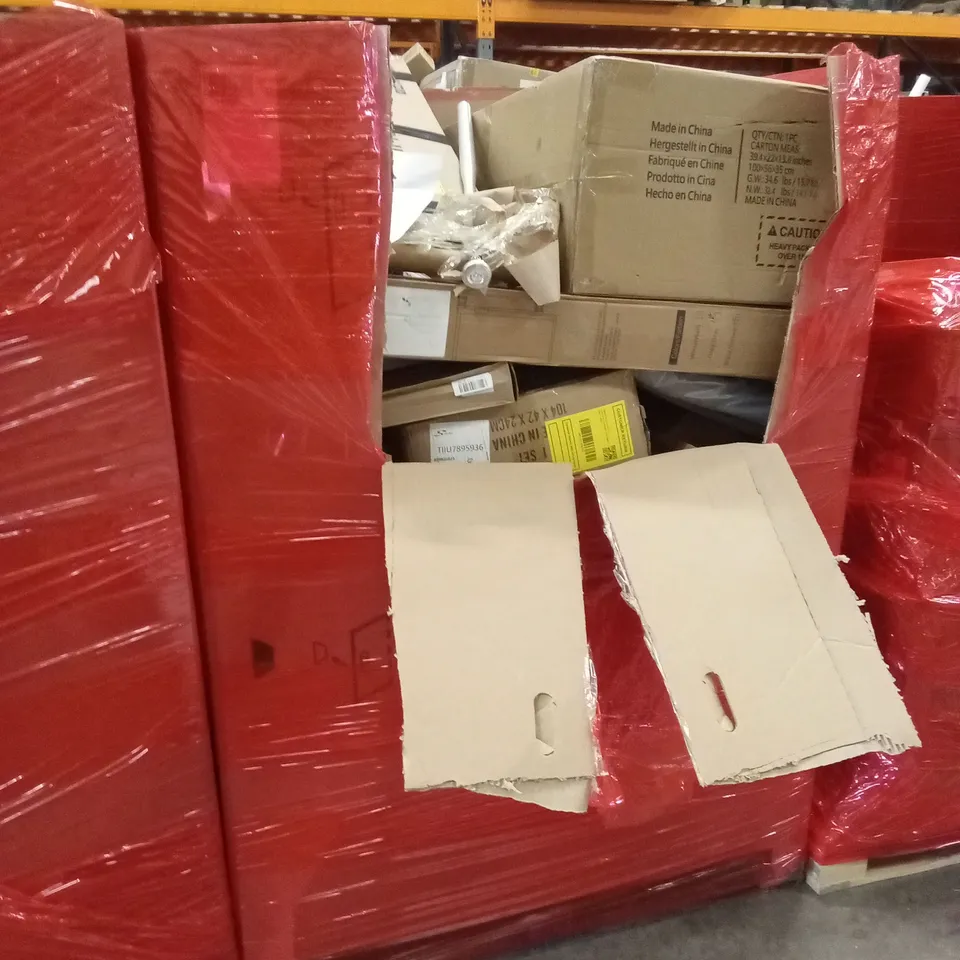 PALLET OF ASSORTED HOUSEHOLD GOODS AND PRODUCTS TO INCLUDE; TODDLER SLIDE SET, TOILET SEAT COVER, RETRACTABLE SAFETY GATE ETC