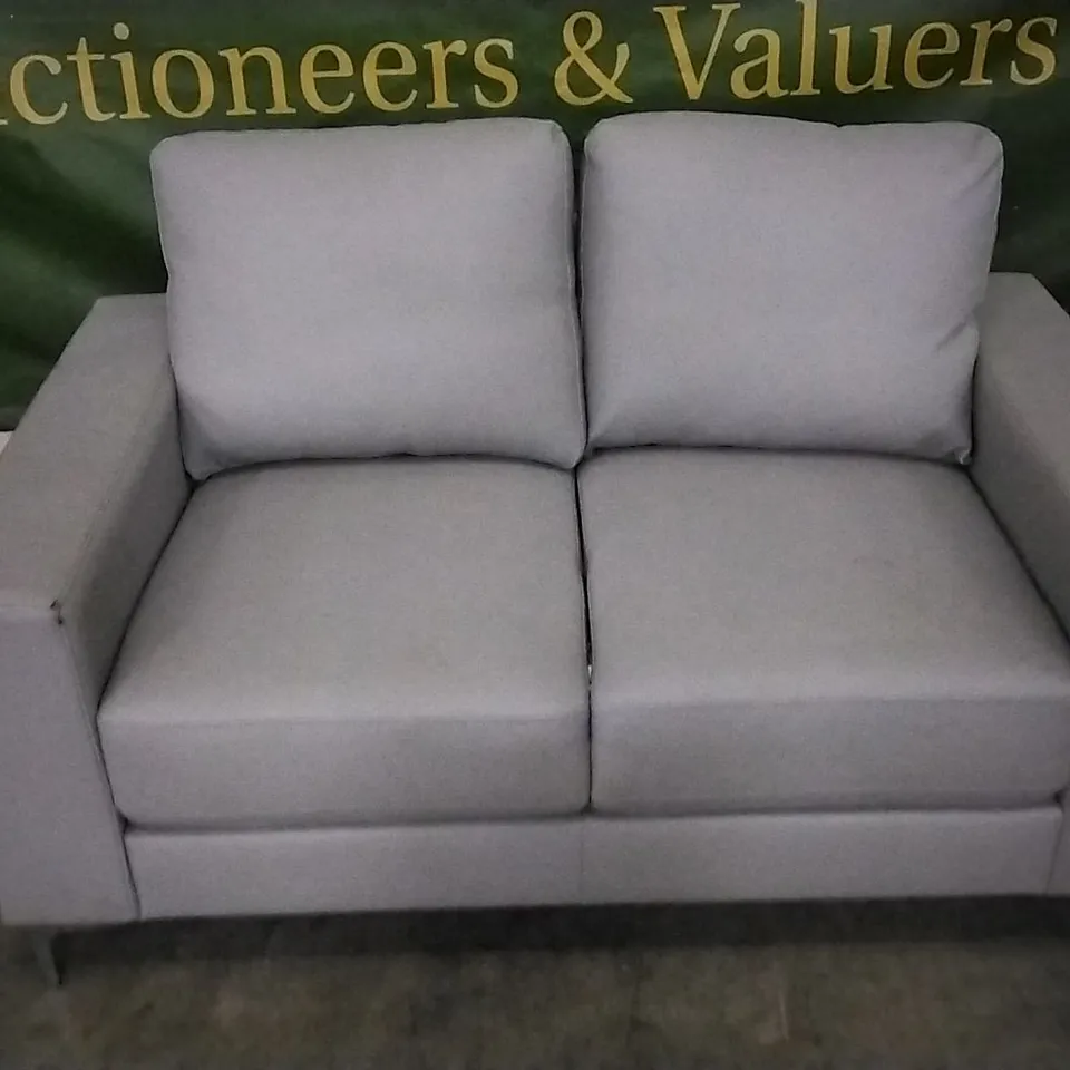 DESIGNER LIGHT GREY LEATHER MODERN DESIGN 2 SEATER SOFA