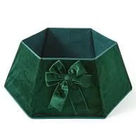 GREEN VELVET TREE SKIRT WITH BOW DETAIL