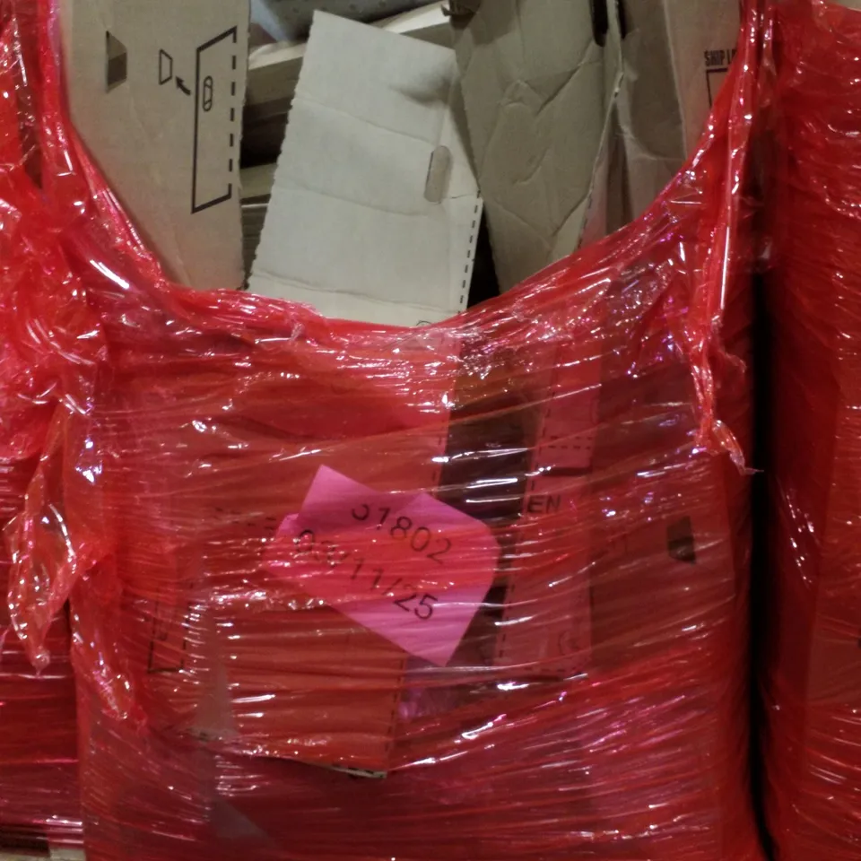 PALLET CONTAINING ASSORTED PRODUCTS INCLUDING MINI RICE COOKER, POP UP TENT, HIGH CHAIR FOOTREST, RUGS & ARTIFICIAL GRASS