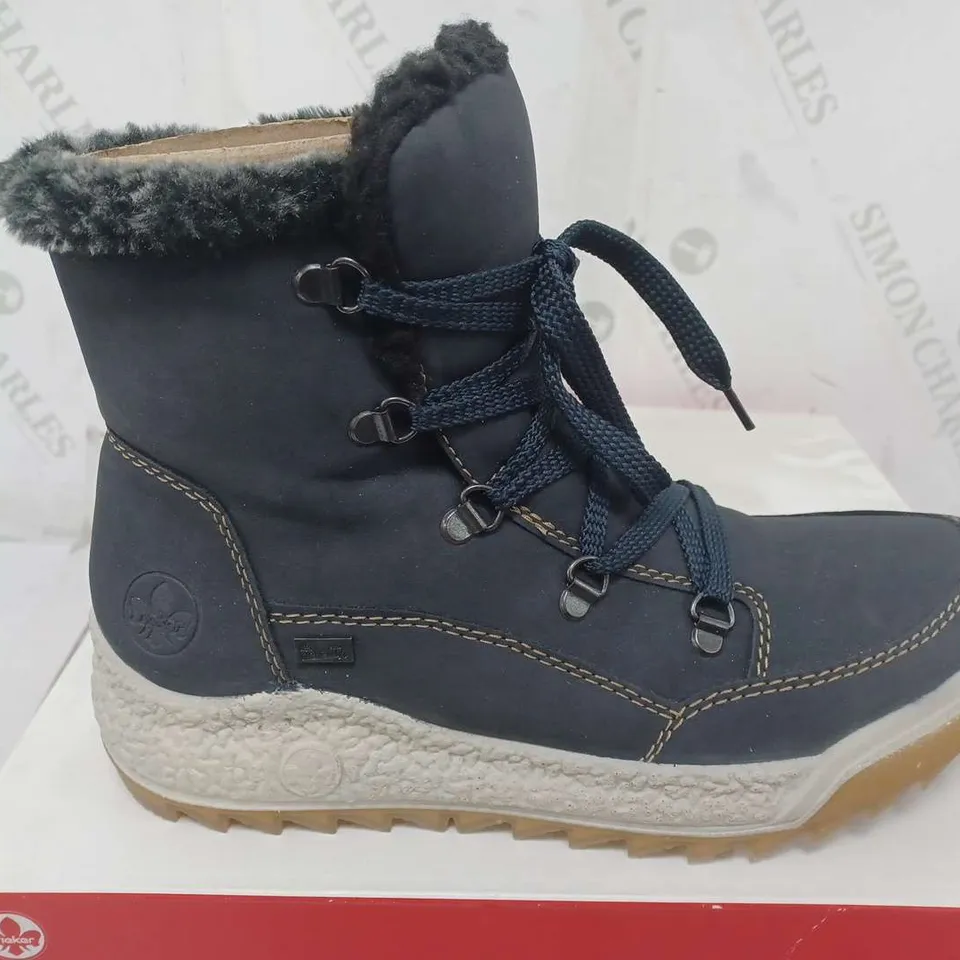 BOXED PAIR OF RIEKER WARM HIKING BOOTS IN NAVY - SIZE 40