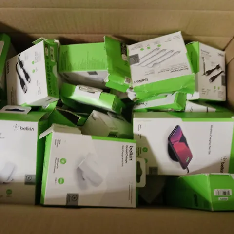 LOT OF ASSORTED BELKIN ITEMS TO INCLUDE WALL CHARGERS AND USB-C  CABLES 