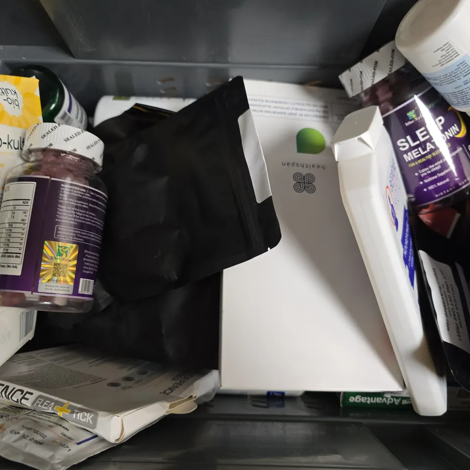 APPROXIMATELY 15 ASSORTED VITAMIN/HEALTH AID PRODUCTS TO INCLUDE HEIGHTS VITALS, TRIP MINDFUL BLEND LIONS MANE, SLEEP MELATONIN GUMMIES, ETC - COLLECTION ONLY